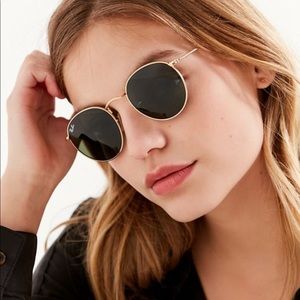 RayBan round sunglasses like new with case